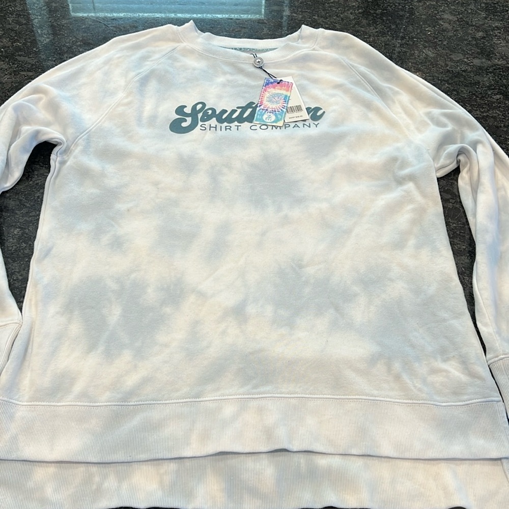 NWT The Southern Shirt Company light blue and white sweatshirt sz. L